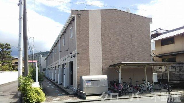 レオパレスクリスマスローズ 211 ｜ 香川県坂出市青葉町５－３３（賃貸アパート1K・2階・26.08㎡） その1